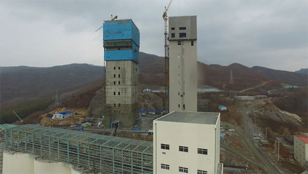 宏大爆破承建|国内非煤矿山最大体量“双子座”井塔顺利封顶