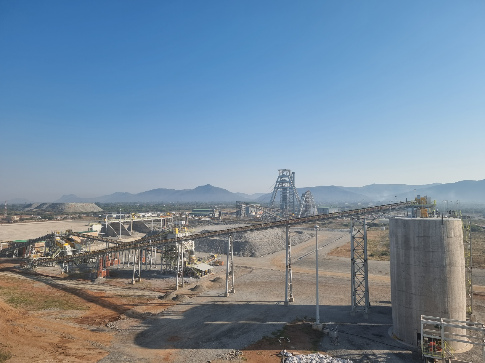 新疆有色冶金设计研究院有限公司签约“南非思威铂业巴古邦铂矿项目 300万t/a采、选工程”可行性研究报告编制项目