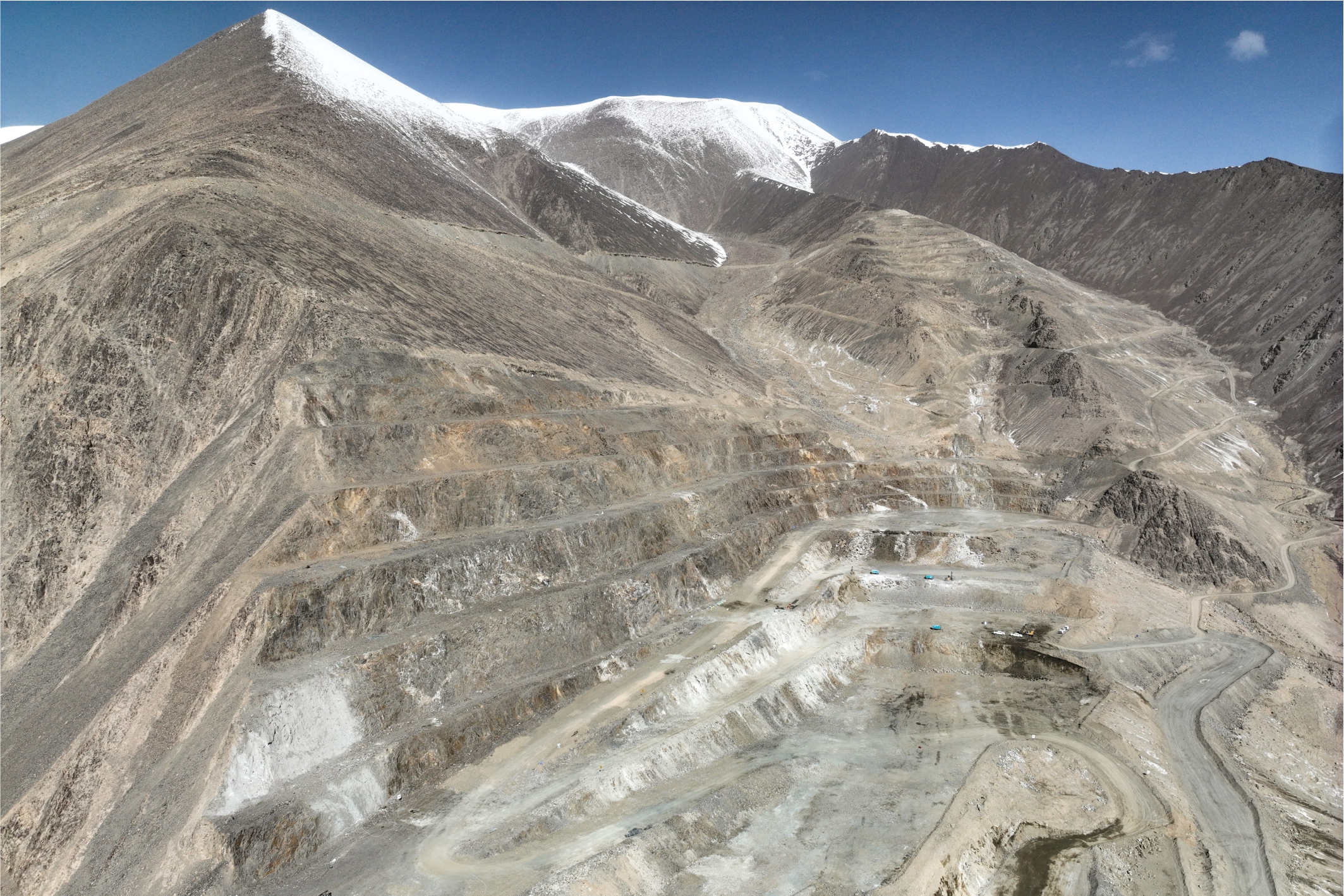 新疆有色大红柳滩稀有金属矿基建剥离及矿石运输胶带巷道工程